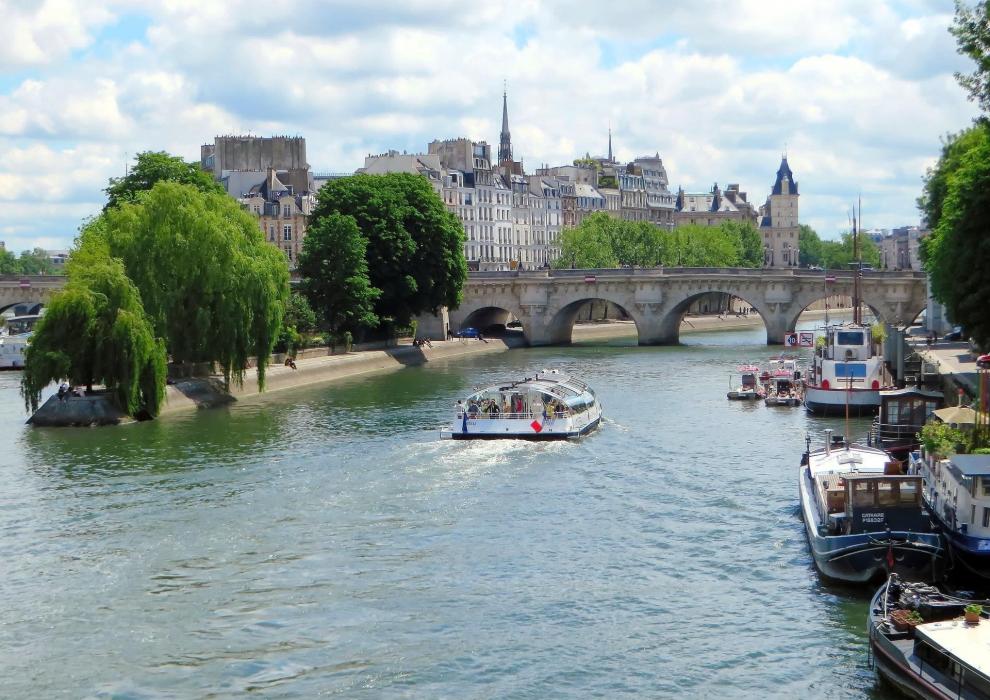 Ile Saint Louis and Ile de la Cité
